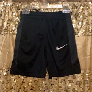 Boys Nike short
